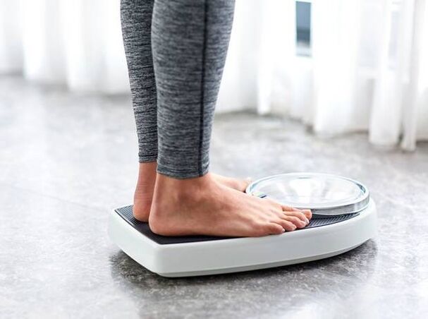 pesando mientras se pierde peso en 5 kg por semana
