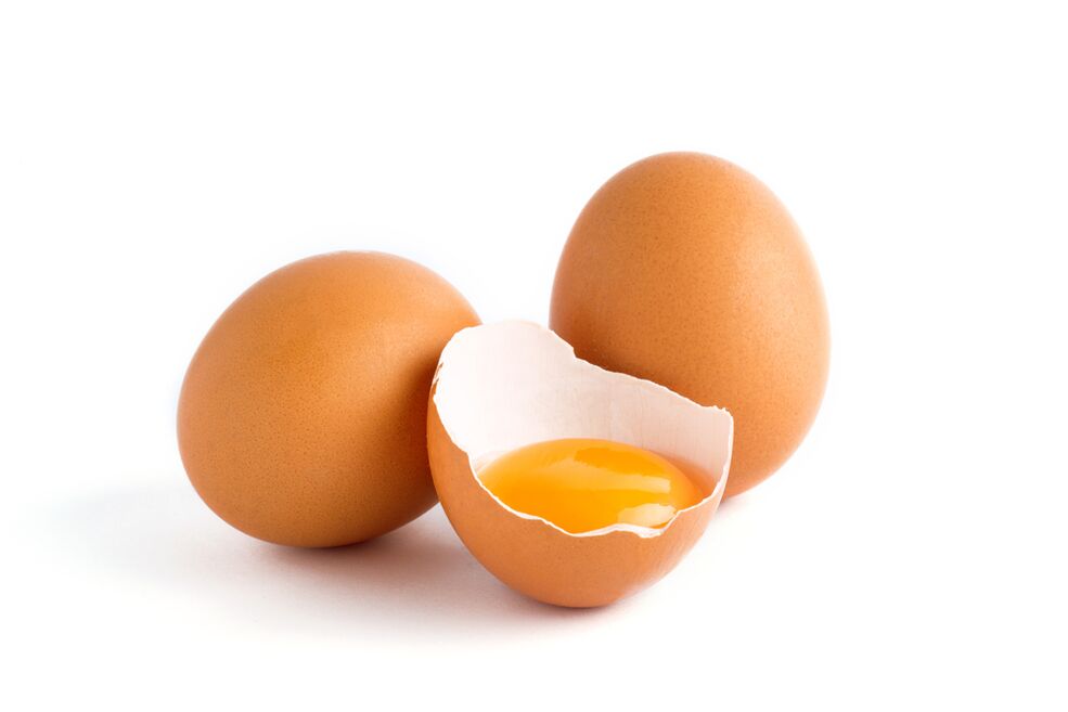 Los huevos tienen un contenido bajo en calorías, pero te llenan durante mucho tiempo. 