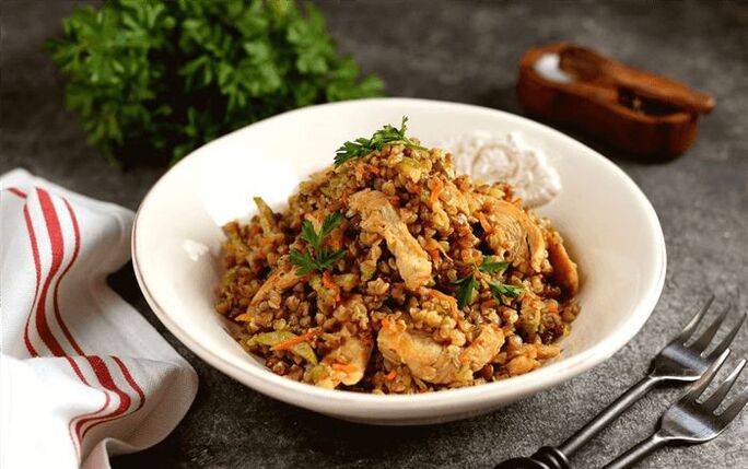 gachas de trigo sarraceno con pollo y pimiento dulce